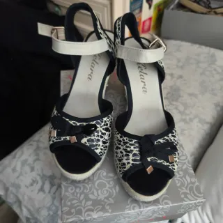 Sandalias cuña beige talla 38