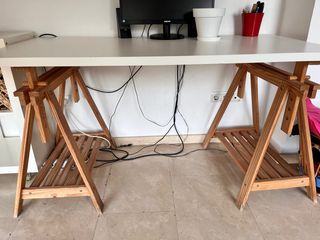 Mesa de estudio de madera Ikea