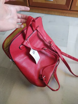 A estrenar. Mochila Roja