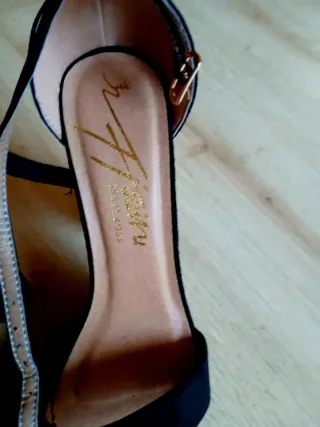 Zapatos de tacón negros