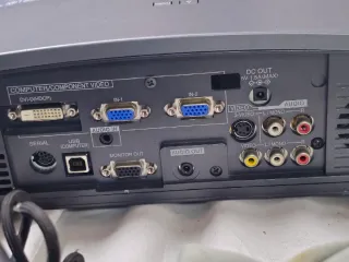 Proyector Mitsubishi XD460U Gris