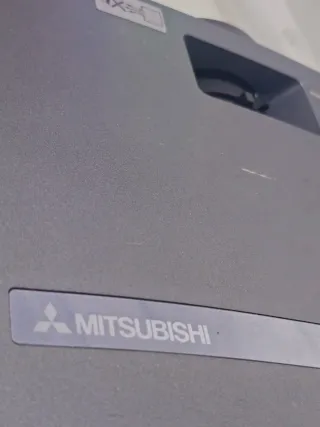 Proyector Mitsubishi XD460U Gris
