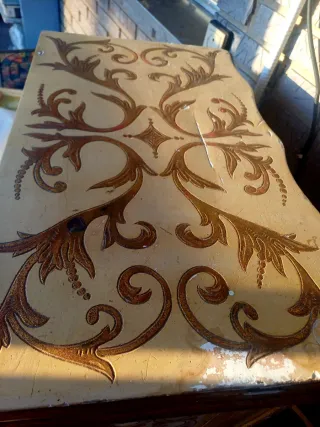 Sinfonier antiguo madera beige y dorado