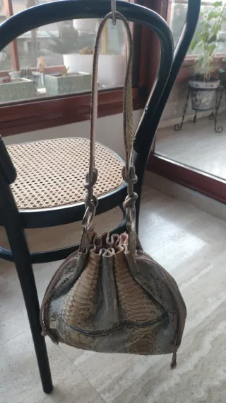 Bolso piel reptil bicolor, rosa,beige y azul claro