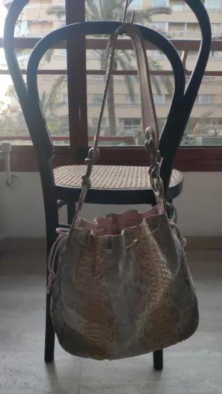Bolso piel reptil bicolor, rosa,beige y azul claro