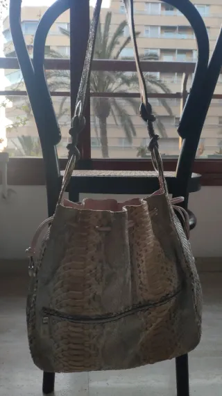 Bolso piel reptil bicolor, rosa,beige y azul claro