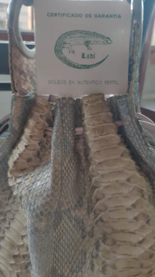 Bolso piel reptil bicolor, rosa,beige y azul claro