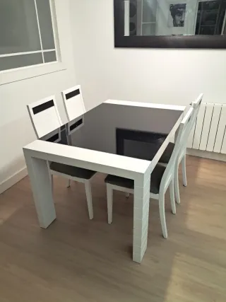 Mesa de comedor y sillas  Mesa 140x 80x75