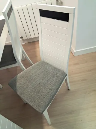 Mesa de comedor y sillas  Mesa 140x 80x75