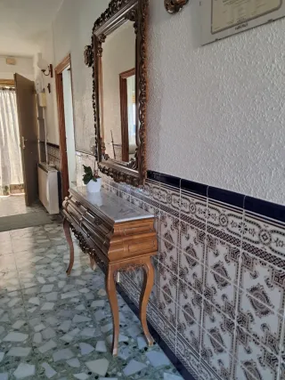 Recibidor y espejo madera y mármol