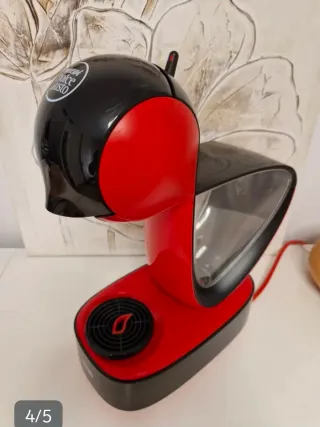 Cafetera Dolce Gusto Roja