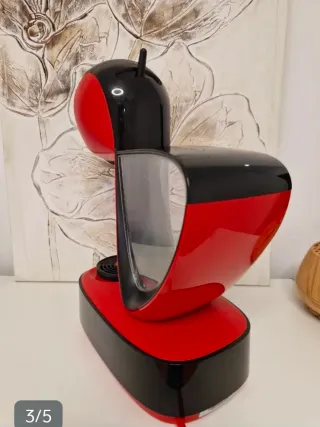 Cafetera Dolce Gusto Roja
