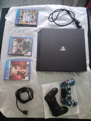 PS4 Pro 1TB Nero + 3 Giochi