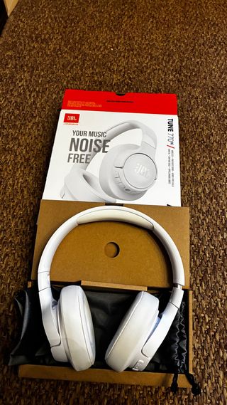 Cascos JBL Tune 770NC Blancos Nuevos