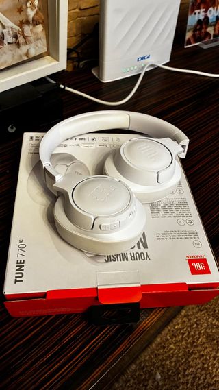 Cascos JBL Tune 770NC Blancos Nuevos