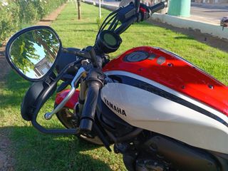 Yamaha XSR700 Roja y Blanca