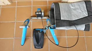 Rodillo Tacx con accesorios