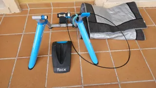 Rodillo Tacx con accesorios