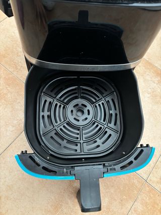 Cecotec Freidora sin Aceite 5,5L. Abril/Mayo