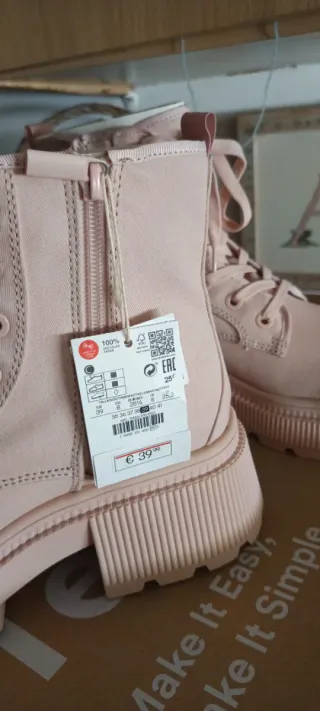 Botas rosas acordonadas rosas con cierre lateral