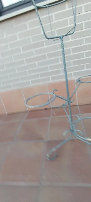 Soporte Metálico para Tiestos Gris