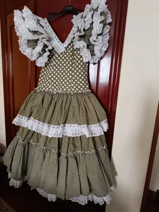 Traje de flamenca volantes lunares