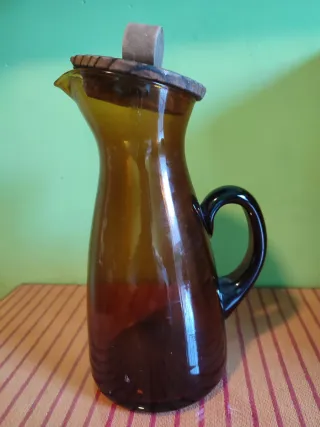 Jarra de cristal ámbar con tapa de madera