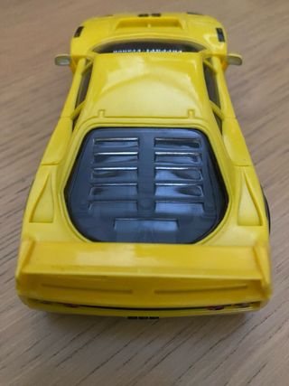 Scalextric Ferrari F40 Amarillo Limón