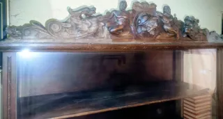 Mueble Castellano Tallado a Mano