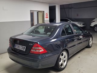 Mercedes-Benz Clase C 2004