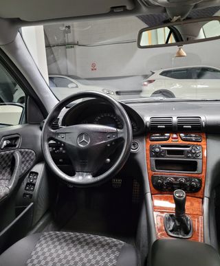 Mercedes-Benz Clase C 2004