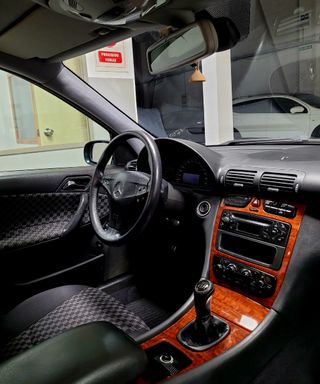 Mercedes-Benz Clase C 2004