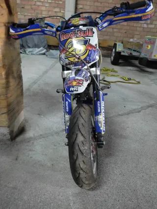 Pitbike de circuito Red Bull