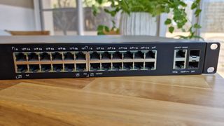 Switch Cisco SG200-26P 26 Puertos Gigabit PoE