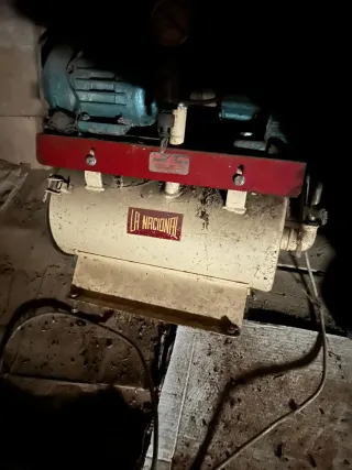 Ordeñadora de leche La Nacional