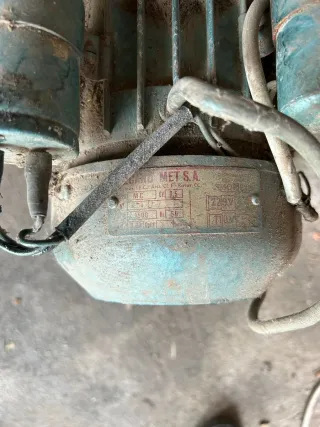 Ordeñadora de leche La Nacional