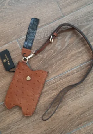 Bolsito piel Massimo Dutti para el móvil