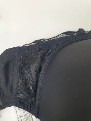 Sujetador Triumph balconet 95D Negro con etiquetas