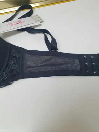 Sujetador Triumph balconet 95D Negro con etiquetas