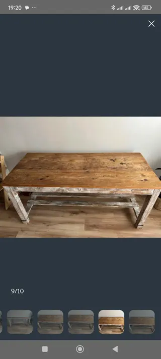 Mesa de comedor de madera rústica