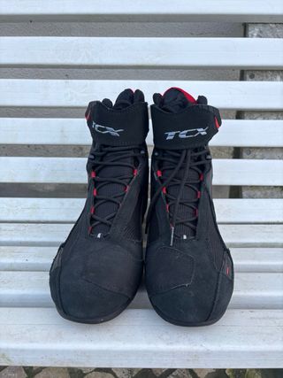 Botas TCX Impermeáveis Preto/Vermelho Tamanho 43