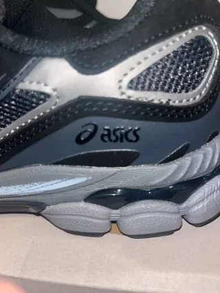 Asics Negras Talla 42