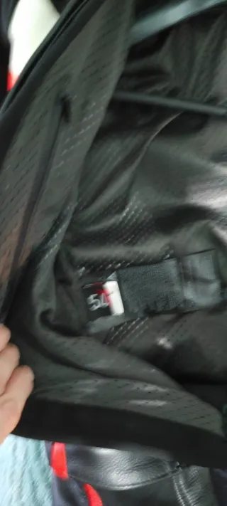 Mono Dainese Talla 54 Negro/Rojo/Blanco