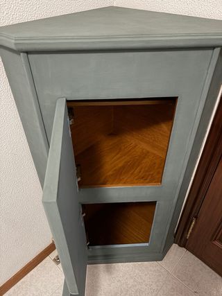 Mueble esquinero de madera