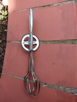 Batidora de varillas antigua,marca Bernar