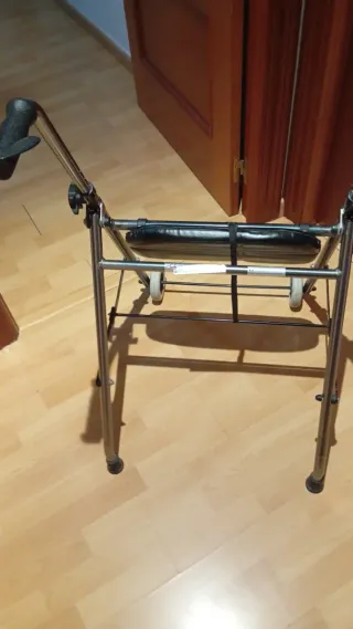Andador Plegable con Ruedas