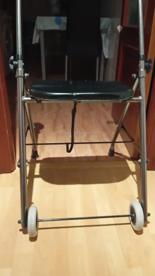 Andador Plegable con Ruedas