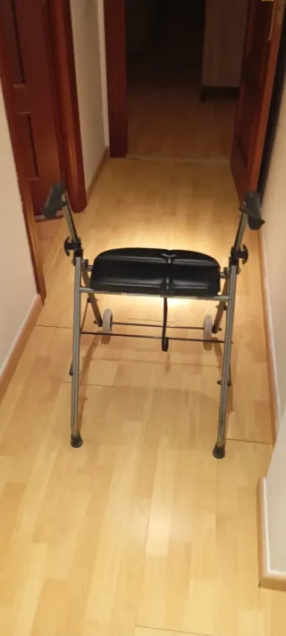 Andador Plegable con Ruedas