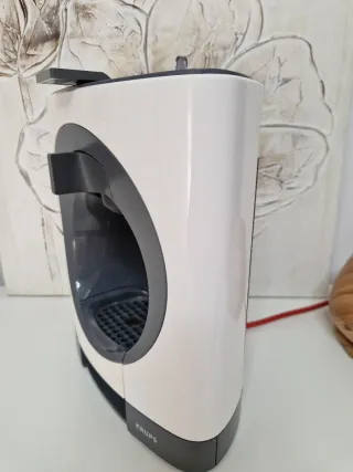 Cafetera Dolce Gusto Blanca y Gris