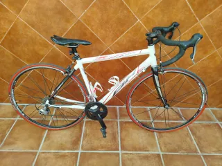 Bicicleta de carretera BH